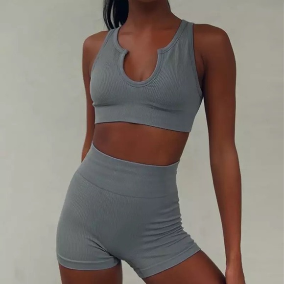 Activewear - Picture 2 of 6